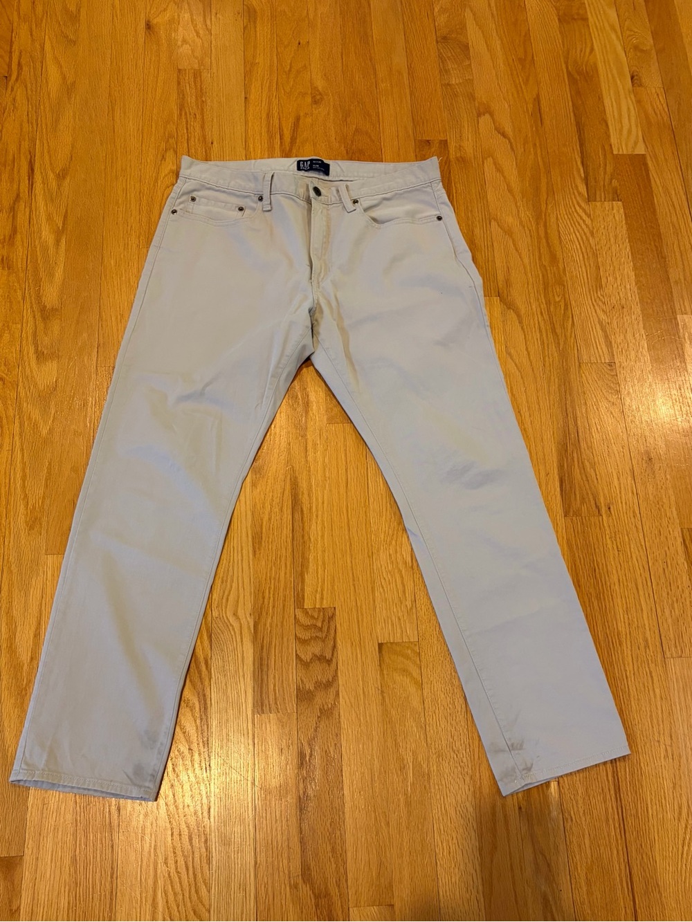 GAP Men's Light Beige Slim Straight Chinos Slim size 33 by 30